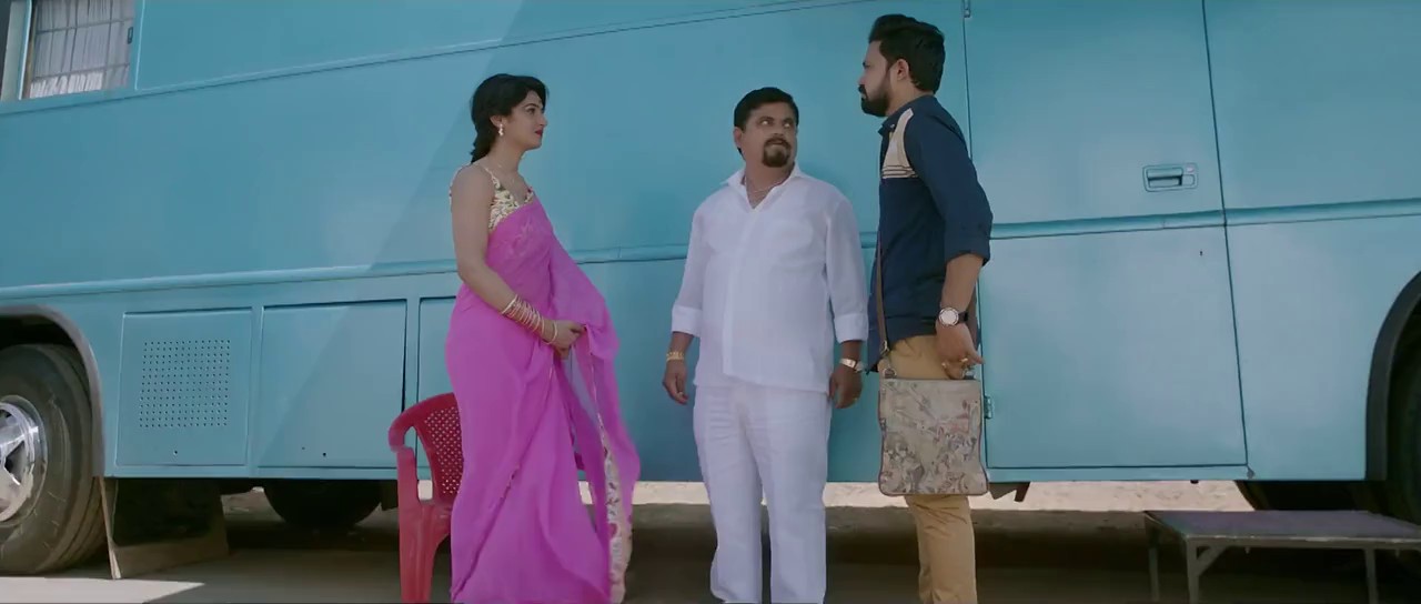 Shikari (2018) WEBRip Marathi 720p x264 AVC HE-AAC 2.0.mkv.0003